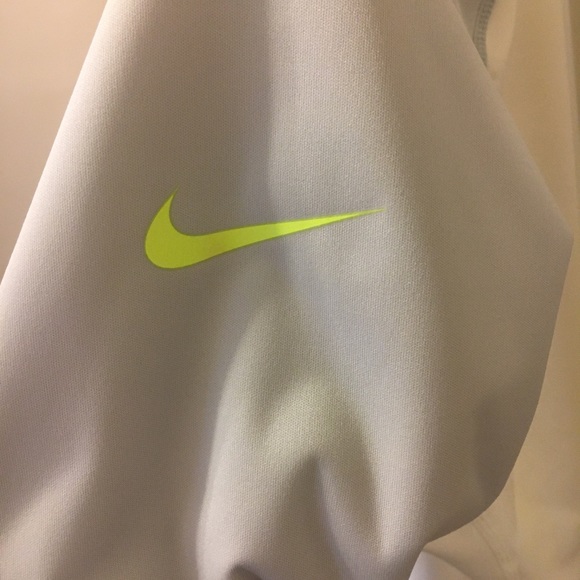 Nike Pro Pullover - Picture 3 of 3